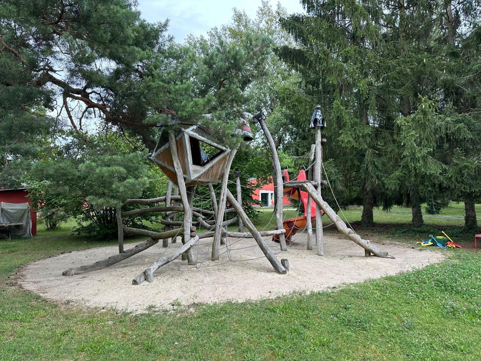 Bed & Breakfast Am Waldguertel Форст Экстерьер фото