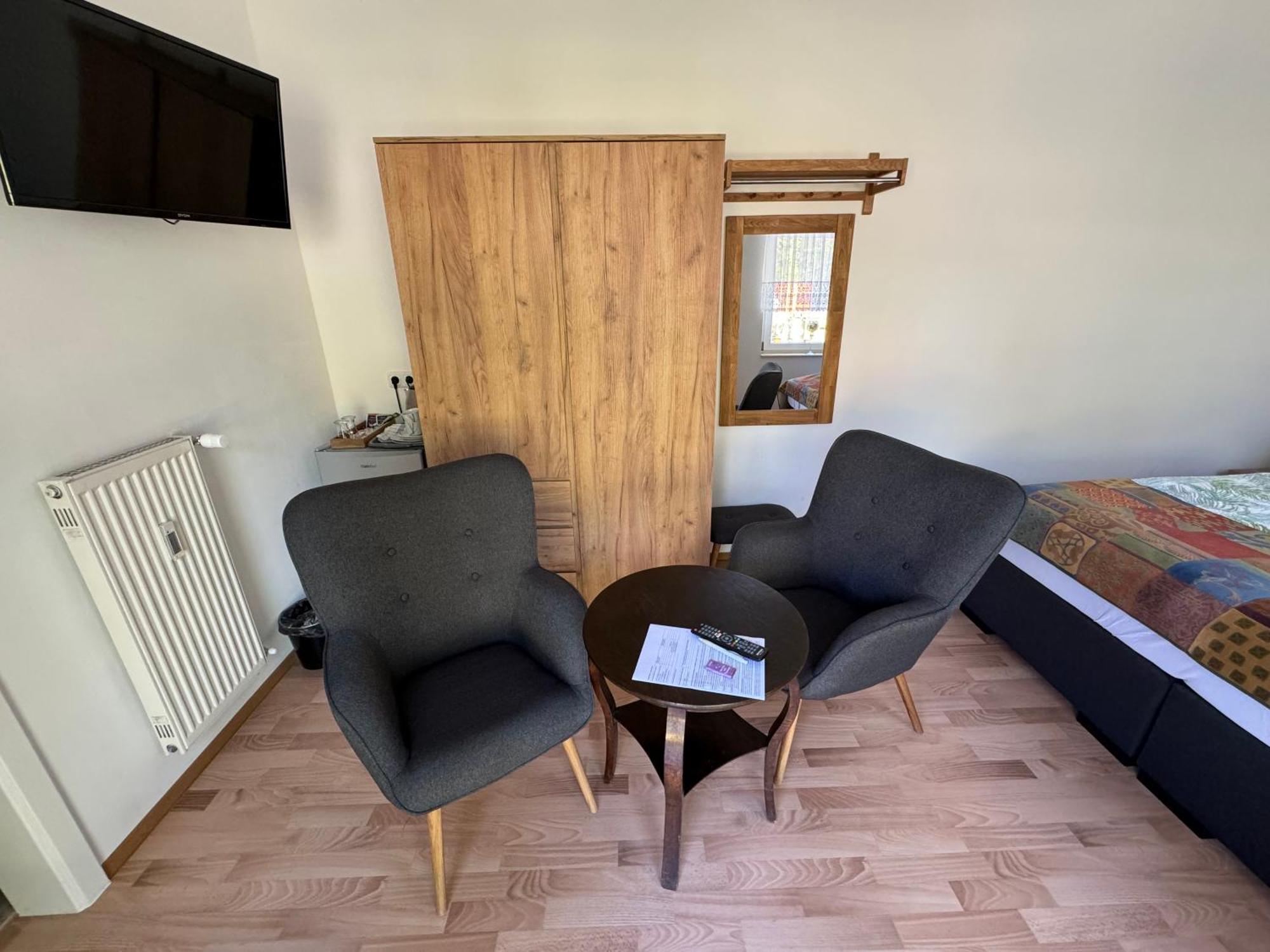 Bed & Breakfast Am Waldguertel Форст Экстерьер фото