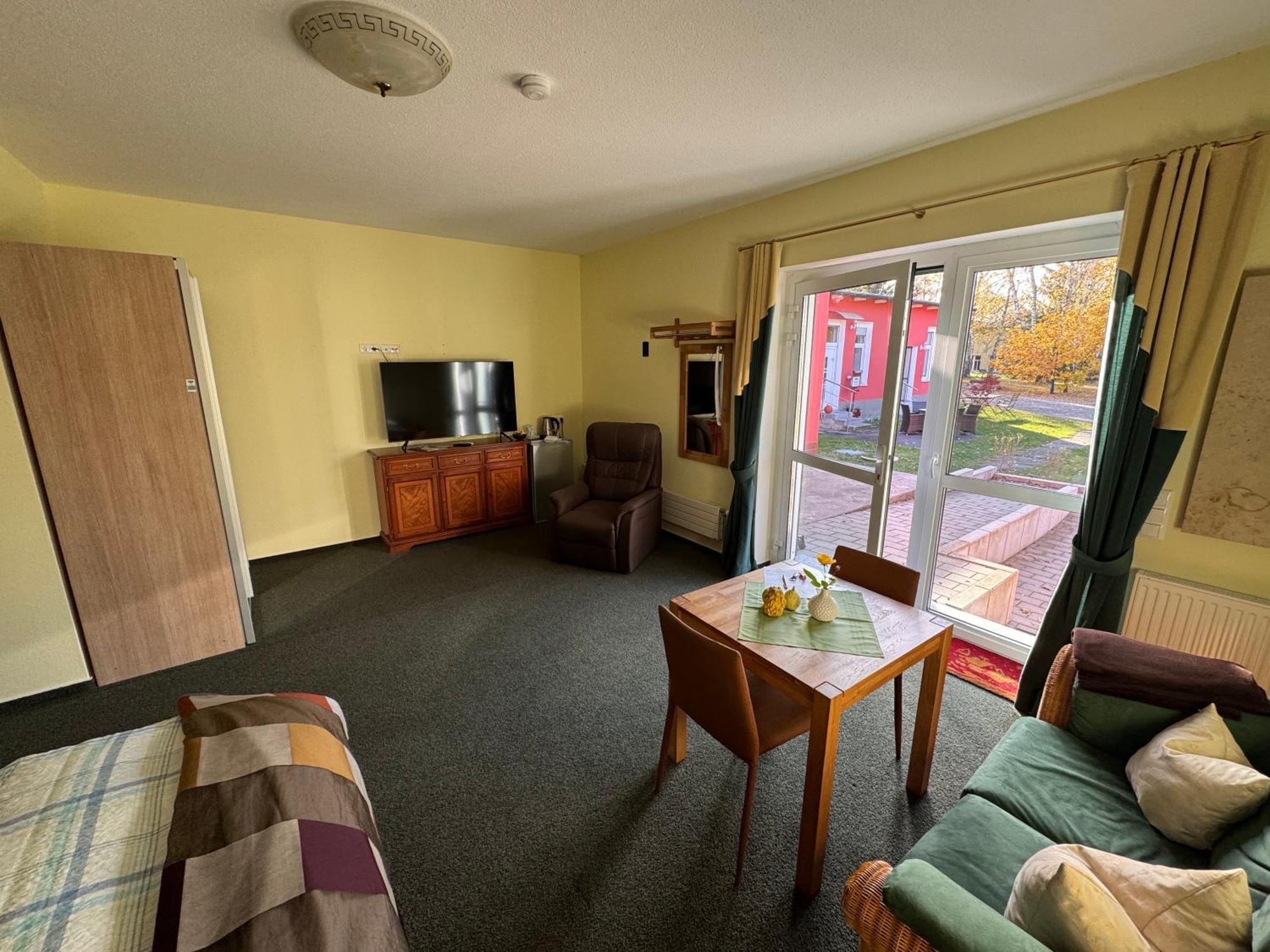 Bed & Breakfast Am Waldguertel Форст Экстерьер фото